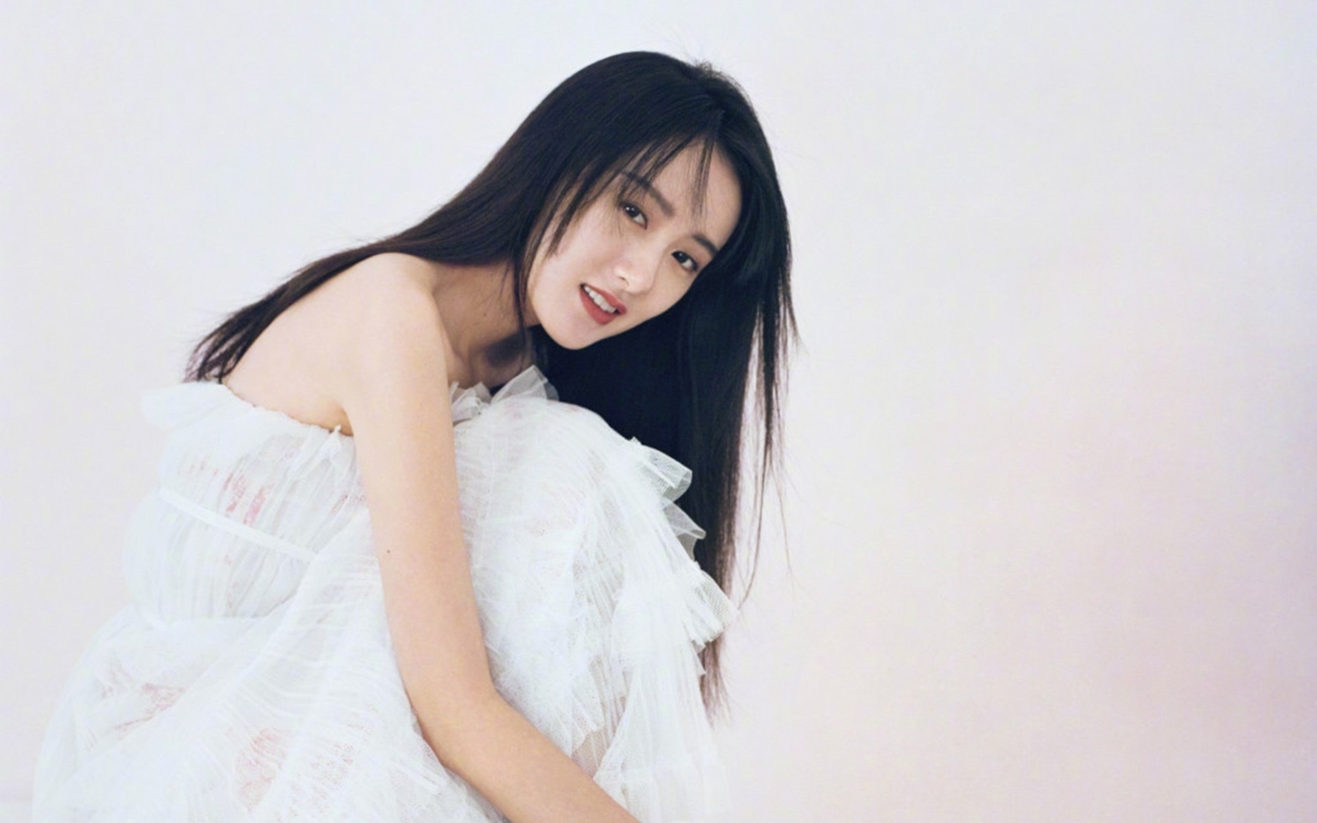 开云APP-五大联赛是否通过高位站位压缩对手中场调度，五大联赛场地大小